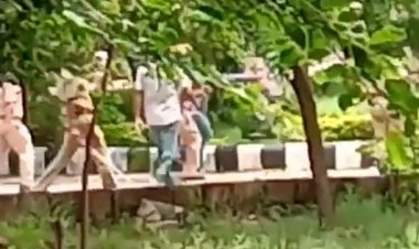 पुलिस ने छात्रों को खदेड़ा जमकर लाठियां बरसाई