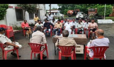 आगामी त्योहारों को लेकर औद्योगिक थाना में हुई शांति समिति की बैठक