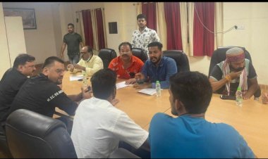 श्री राष्ट्रीय राजपूत करणी सेना ने छात्रों के साथ हो रहे अन्याय व फीस कम करने को लेकर किया घेराव