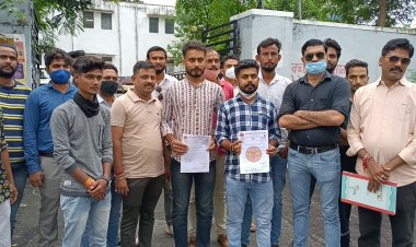 श्री राष्ट्रीय राजपूत करणी सेना ने एसआई लिखित परीक्षा एक दिन में कराने सीएम के नाम डीएम को सौंपा ज्ञापन