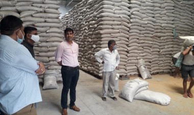 जिला कलक्टर ओला ने भारतीय खाद्य निगम डिपो थाणा का किया निरीक्षण
