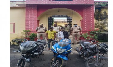 धम्बोला पुलिस के हत्थे चढ़े अंतरराज्जीय वाहन चोर के दो शातिर बदमाश,चोरी की दो मोटरसाइकिल की बरामद