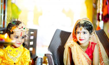 राधेरानी और श्रीकृष्ण की झांकी का मनमोहक दृश्य।