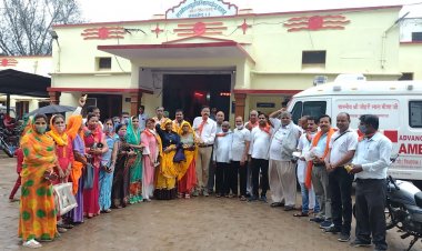 अध्यक्ष राहुल दीक्षित प्रदीप शर्मा के नेतृत्व में प्रधानमंत्री नरेंद्र मोदी का जन्मदिन मनाया