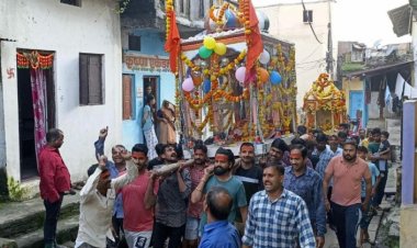 डोल ग्यारस पर नागदा में निकले डोल ,महिलाओं ने भरी गोद