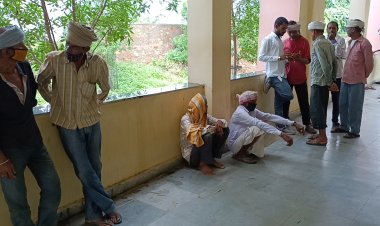 गुंदी के पेड़ से लटका हुआ मिला ऑटो चालक का शव, सदर थाना क्षेत्र का मामला