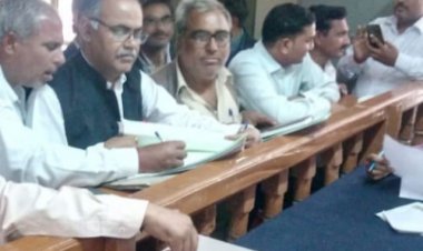 अधिवक्तागणों ने विधायक गिर्राज सिंह मलिंगा से मुंसिफ कोर्ट को नये भवन में चालू करने की लगाईं गुहार