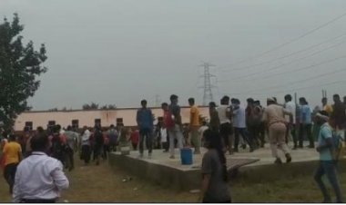 ढीकवाड़ में कमला महाविद्यालय परीक्षा केन्द्र पर देरी से पहूँचा रीट पेपर