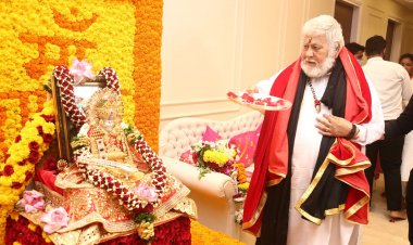 मैहर देवी के प्रधान पुजारी का मुबई में आगमन