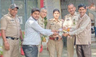 4 हजार रूपए व अन्य दस्तावेजो से भरा पर्स लौटाया, ईमानदारी की दी मिशाल