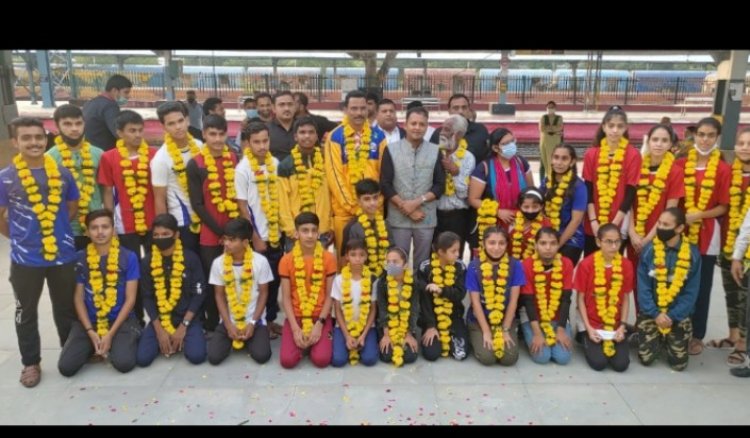 राष्ट्रीय जंप रोप प्रतियोगिता के लिए मध्य प्रदेश टीम उदयपुर रवाना