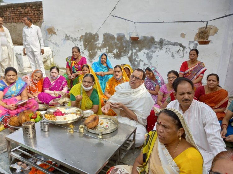 तीन दिवसीय रथोत्सव के तहत अन्तिम दिन ऊण्ड़ा मंदिर परिसर में हुई पूजा अर्चना