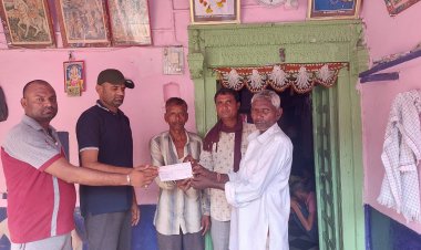 कुँआ मे मां की स्मृति मे बेड़ी माता मंदिर जीर्णोद्वार हे तो 151000 हजार रुपये की राशि का चेक मन्दिर कमेटी को सौपा l