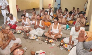 महामना ट्रस्ट ने पितृ पक्ष में किया पितृो का पूजन व तर्पण
