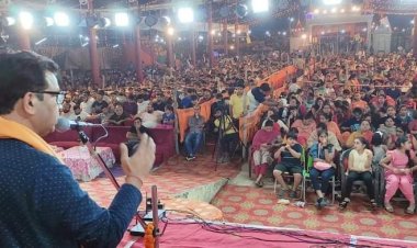 रामलीला कमेटी के पदाधिकारियों ने भाजपा जिला अध्यक्ष शिव अरोरा को मुख्य अतिथि के रूप में स्मृति चिन्ह देकर किया सम्मानित