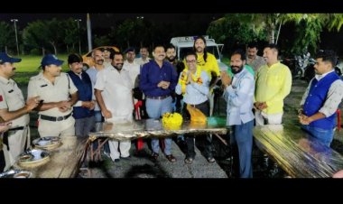 नवरात्रि में सेवा देने वाले नगर सुरक्षा समिति सदस्यों का किया सम्मान