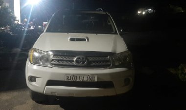 साबला पुलिस ने एक फॉर्च्यूनर कार से बड़ी मात्रा में केश राशि की बरामद, पुलिस ने चालक सहित तीन लोगों किया डिटेन