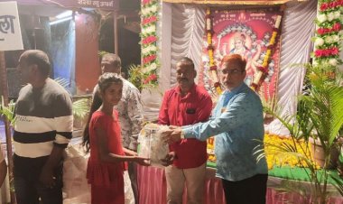 माता रानी की महाआरती कर किया भंडारा, बालिकाओं को किया पुरस्कृत