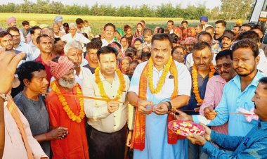 विधायक ठुकराल ने किया 500 मीटर डामर रोड निर्माण कार्य का नारियल फोड़कर फीता काटकर शुभारंभ