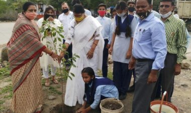 आजादी का अमृत महोत्सव अन्तर्गत विधिक सेवा न्यायिक प्राधिकरण द्वारा मॉडल स्कूल में विविध आयोजन संपन्न