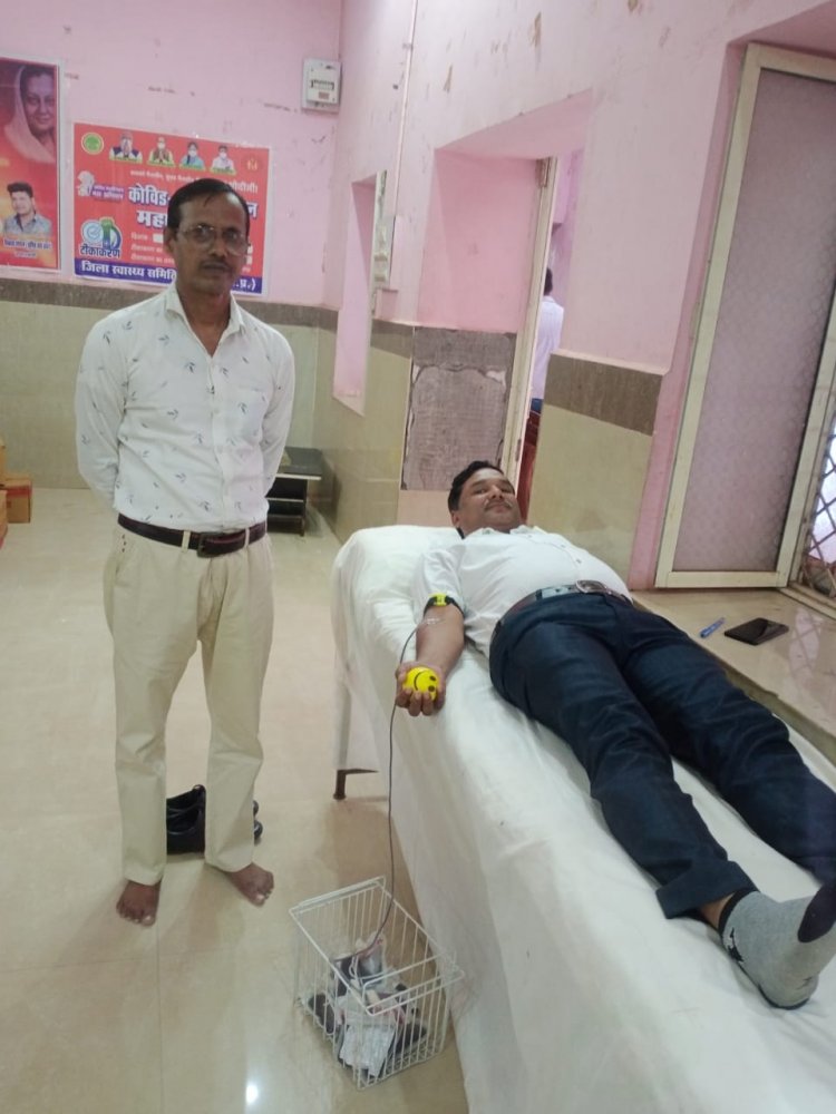 अग्रसेन महोत्सव के पहले दिन किया रक्तदान, फिर सुरूबात की महोत्सव की : शिवपुरी