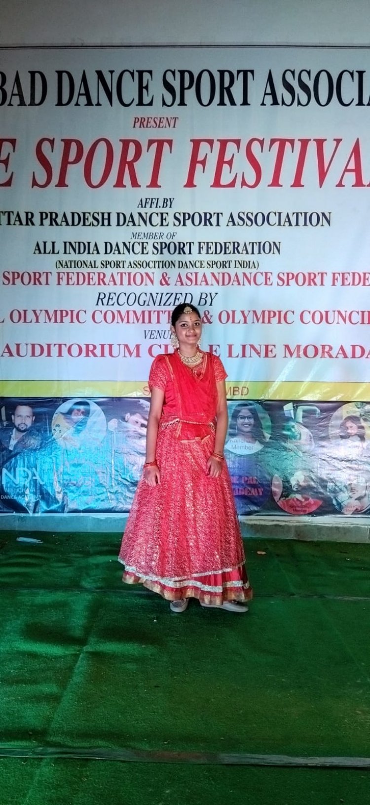 भारतीय संस्कृति के उत्थान में बालिकाओं ने नृत्य के माध्यम से लिया हिस्सा।