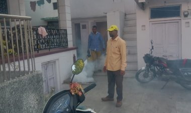 मौसमी बीमारियों के बचाव को लेकर परिषद द्वारा फोगिंग जारी