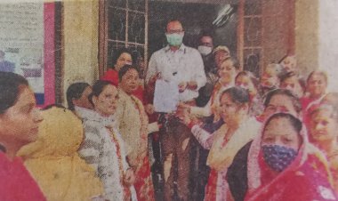 आंगनवाड़ी कार्यकर्ताओं ने किया एसडीएम कार्यालय का घेराव