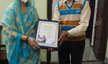 विधायक पवार ने किया मॉडल स्कूल की संघर्षमयी शुरुआत नामक संस्मरण का विमोचन
