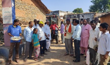 यादव बस्ती कुँआ की मांग आज पूरी हुई सी सी सड़क का शिलान्यास आज l