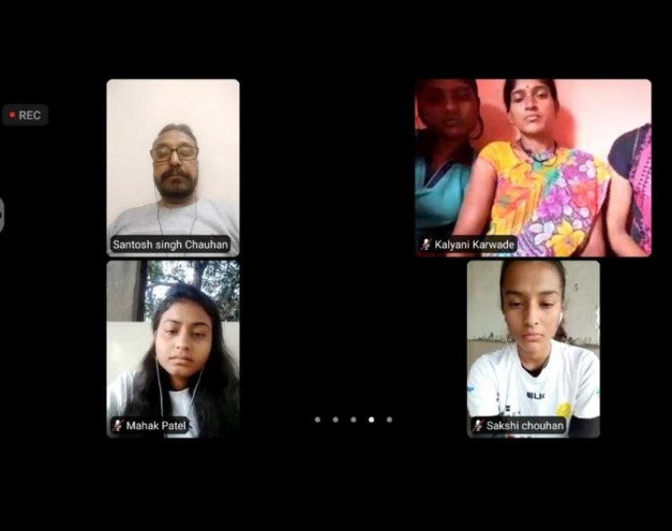 फिल्म एक्टर राहुल बोस ने की रग्बी खिलाडिय़ों से की चर्चा