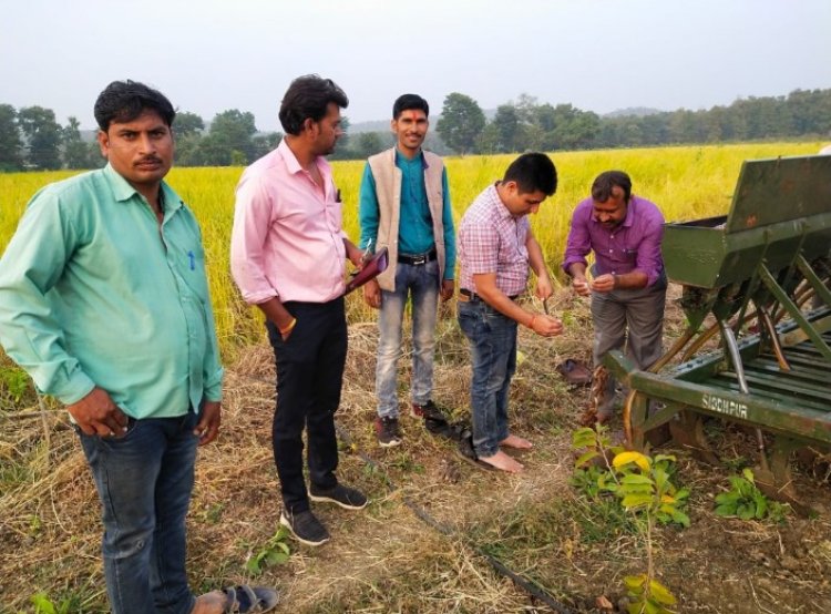 प्लानिंग कमिश्नर के आमंत्रण पर युवा कृषक ने सीहोर जिले में पहुंचकर किसानों को दी खेती संबंधी जानकारी