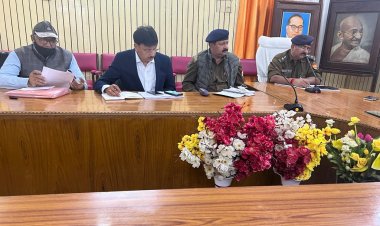 डीएम की अध्यक्षता में जनपदीय सड़क सुरक्षा समिति की बैठक हुई आयोजित।