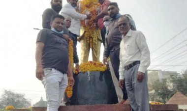 सफाई कर्मचारी संयुक्त मोर्चा ने डॉ. अंबेडकर की पुण्यतिथि पर अर्पित की श्रद्धांजलि