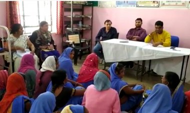 कुँआ प्राथमिक स्वास्थ केंद्र पर शत् प्रतिशत वक्सिनेशन करने हेतु बैठक आयोजित l