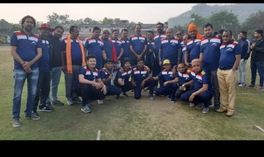 प्रेस क्लब द्वारा आयोजित तीन दिवसीय क्रिकेट टूर्नामेंट का स्थानीय पुलिस ग्राउंड पर शुभारंभ।
