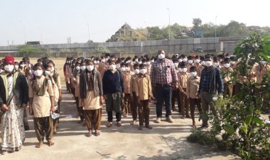 सरकारी विद्यालयो मे निशुल्क मास्क वितरित किये गये l