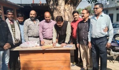 सडक़ निर्माण के लिए कांग्रेस पार्षद ने खटखटाया अदालत का दरवाजा