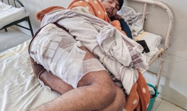 घर के बाहर खड़े युवक पर 7 लोगों ने मिलकर किया हमला, जिला अस्पताल में चल रहा उपचार