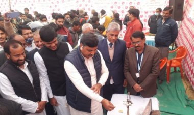 20 नियोक्ताओं की स्टॉल का अवलोकन किया