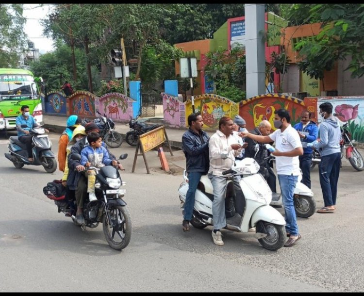 जन जागरूकता के लिए मित्राय ने किया माक्स वितरण