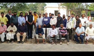 माँ चामुंडा न्यूज पेपर संघ ने वृद्धाश्रम में फल वितरण कर मनाया नववर्ष, कोरोना से बचाव के लिए किया जागरूक