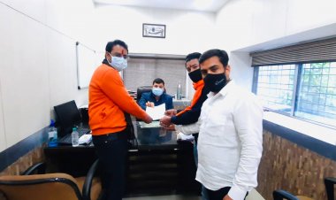 गुजराती सेन समाज ने किया हेयर आर्टिस्ट हबीब का जम कर विरोध किया