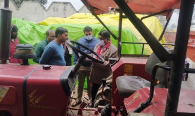 जिलाधिकारी व मुख्य विकास अधिकारी द्वारा धान क्रय केन्द्र भदैया द्वितीय ,विकास खण्ड भदैयॉ का आकस्मिक निरीक्षण किया गया।