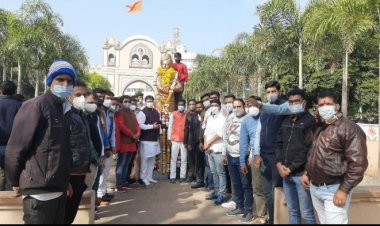 संस्था युवा देवास ने विवेकानंद जयंती मनाते हुए प्रतिमा स्थापना का 9वां वर्ष मनाया