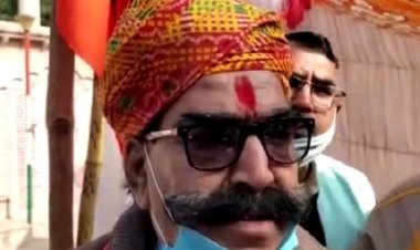 ज्ञानदेव आहूजा ने जिला कलक्टर पर बड़ा आरोप लगाते हुए कहा कि वे कांग्रेस से चुनाव लड़ना चाहते हैं