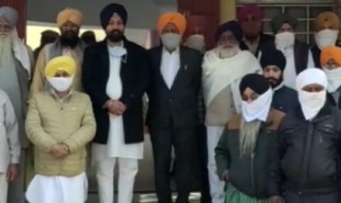 दिल्ली सिख गुरुद्वारा प्रबंधक कमेटी के पदाधिकारी पुलिस अधीक्षक तेजस्विनी गौतम से मिले