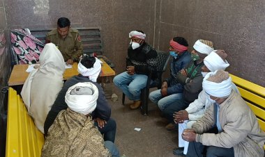 सदर थाना क्षेत्र के निवासी एक बच्चे के पिता ने बीती शाम को फांसी का फंदा लगाकर की आत्महत्या