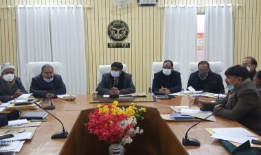 जिला मजिस्ट्रेट/जिला निर्वाचन अधिकारी की अध्यक्षता में विधान सभा सामान्य निर्वाचन-2022 को निष्पक्ष, पारदर्शी, सकुशल एवं शांतिपूर्ण ढंग से सम्पन्न कराये जाने हेतु तैयारियों के सम्बन्ध में समस्त नोडल/प्रभारी अधिकारियों के साथ बैठक हुई आयोजित।