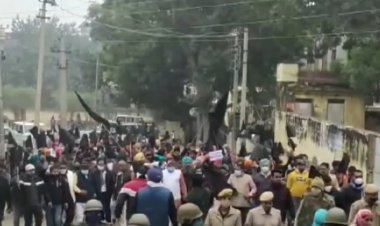 कैंडल मार्च निकाला कर राज्यपाल के नाम कलक्टर को ज्ञापन सौंपा
